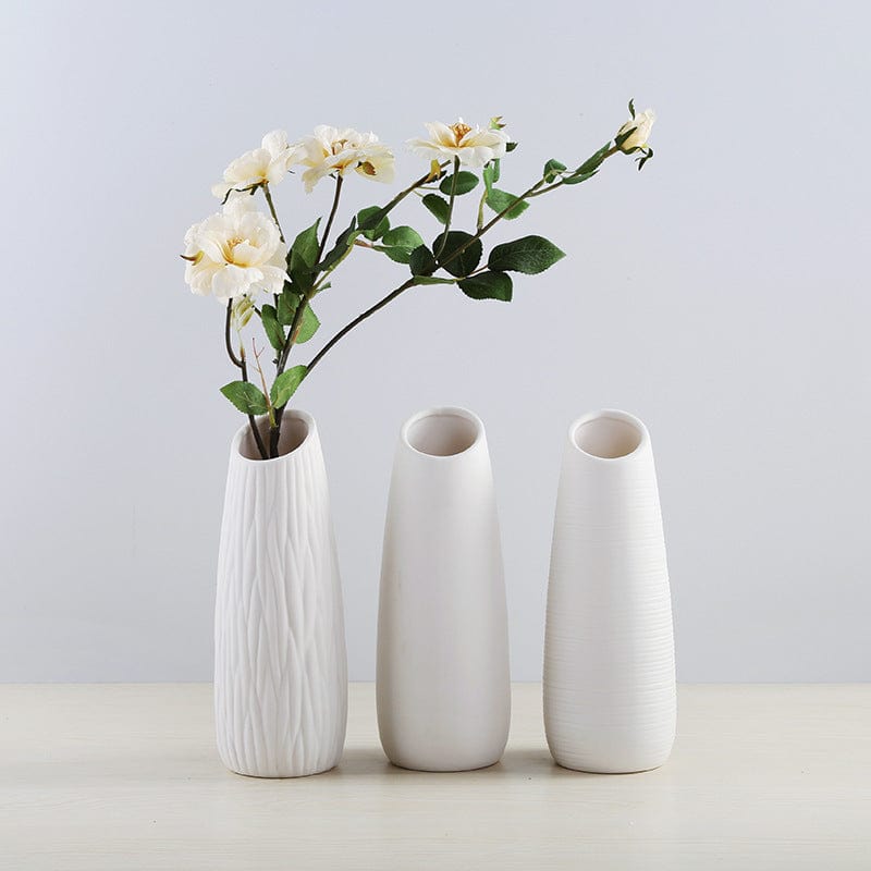 Vase en céramique ondulée – Élégance moderne pour intérieur design