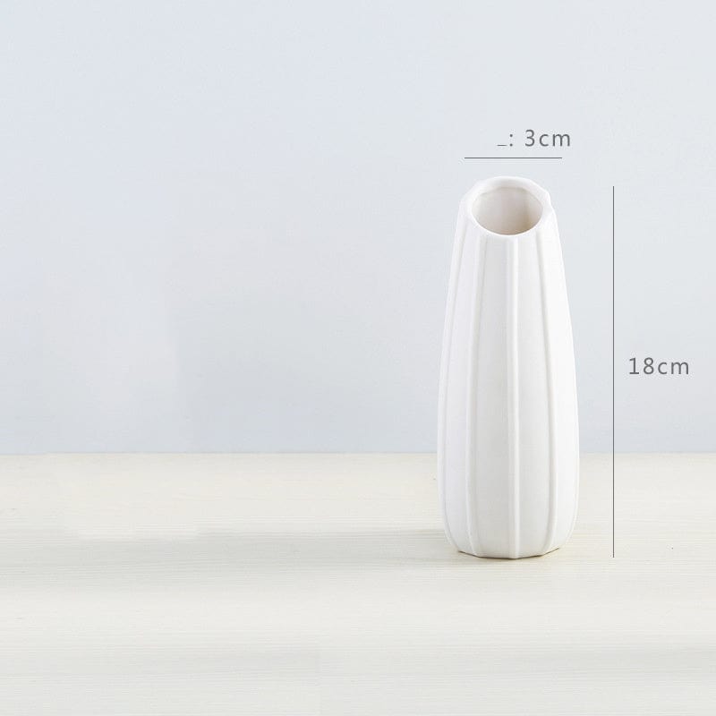 Vase en céramique ondulée – Élégance moderne pour intérieur design