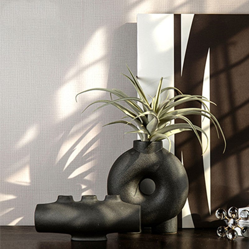 Vase en céramique noir – décoration intérieure