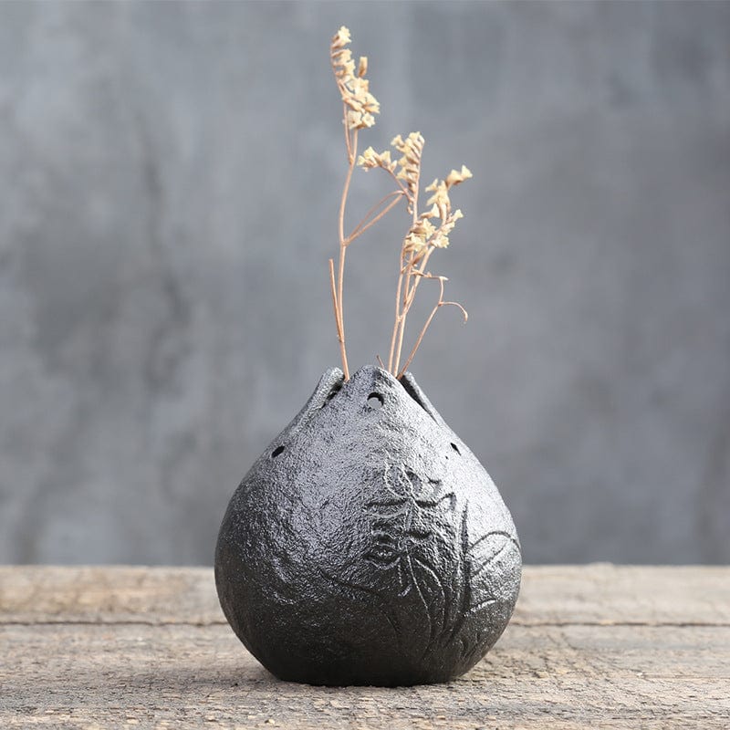 Vase céramique noir texturé - Artisanat élégant pour intérieur sophistiqué