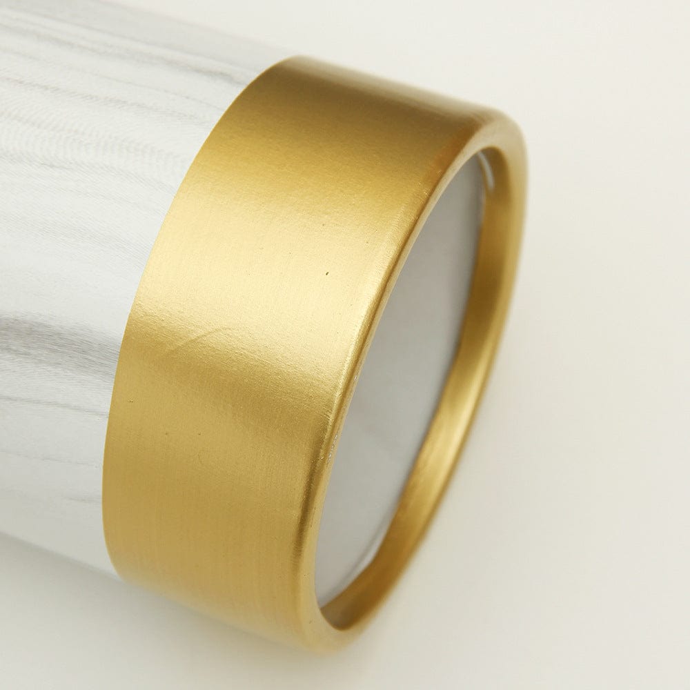 Vase cylindrique marbre blanc et or – Élégance moderne
