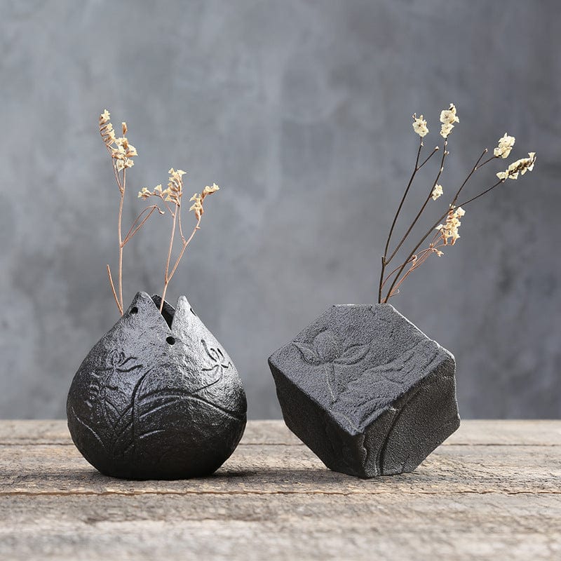 Vase céramique noir texturé – Élégance artisanale pour intérieur sophistiqué