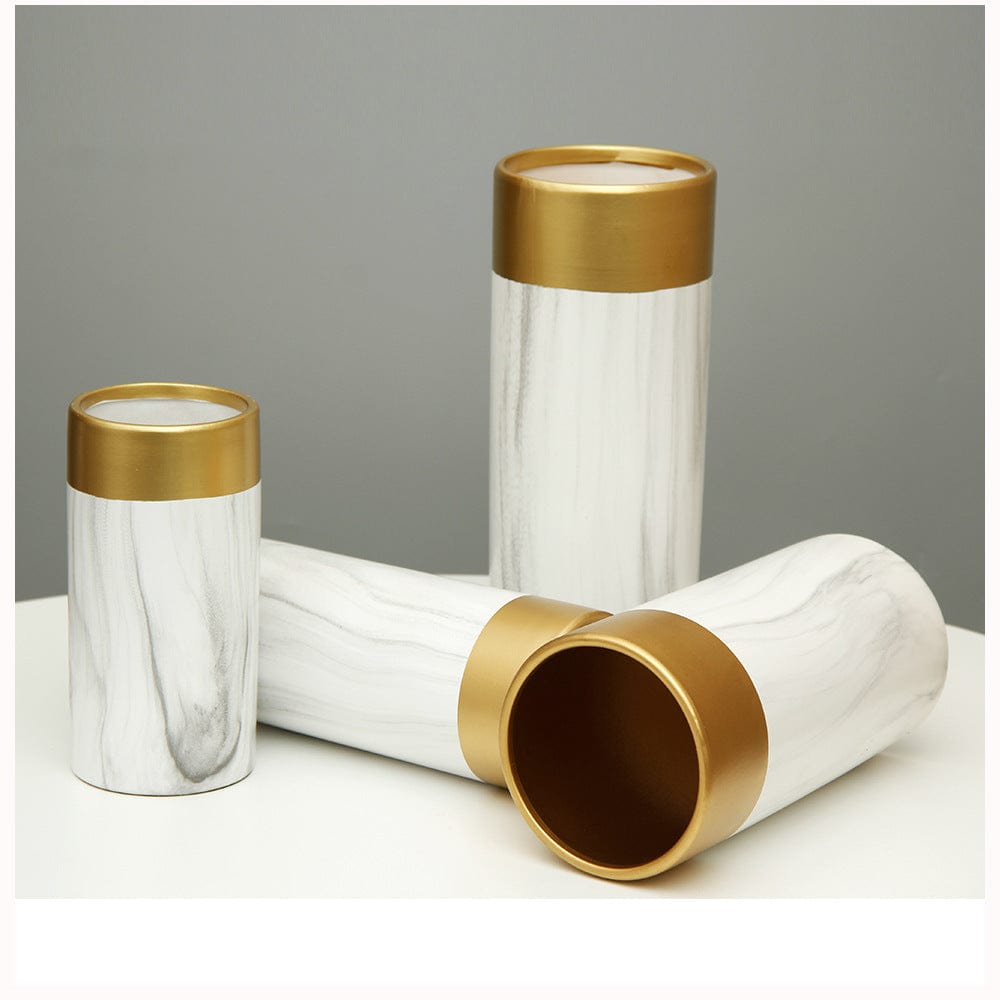 Vase cylindrique marbre blanc et or – Élégance moderne