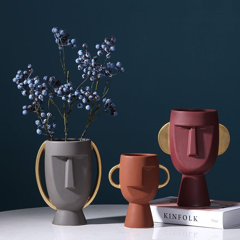 Vase en céramique style visage – intérieur moderne