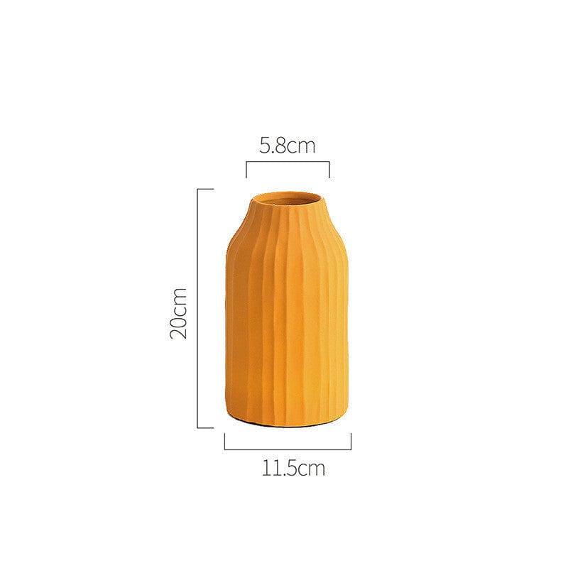Vase céramique côtelé vert foncé – Élégance minimaliste et naturelle