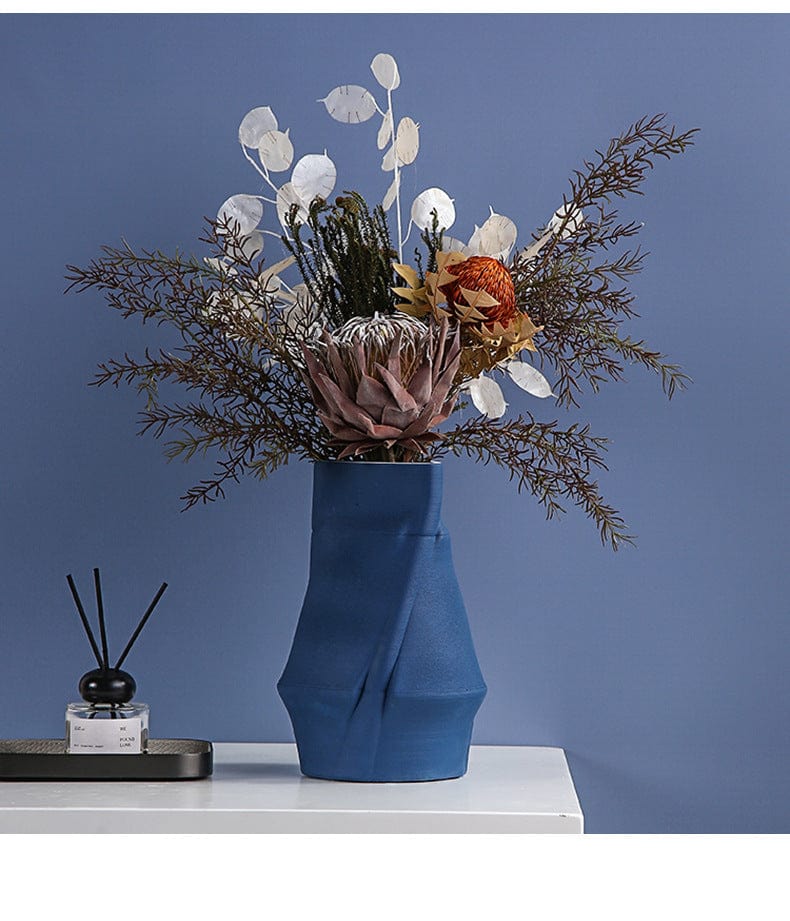 Vase design en céramique bombée – Touche moderne pour déco audacieuse