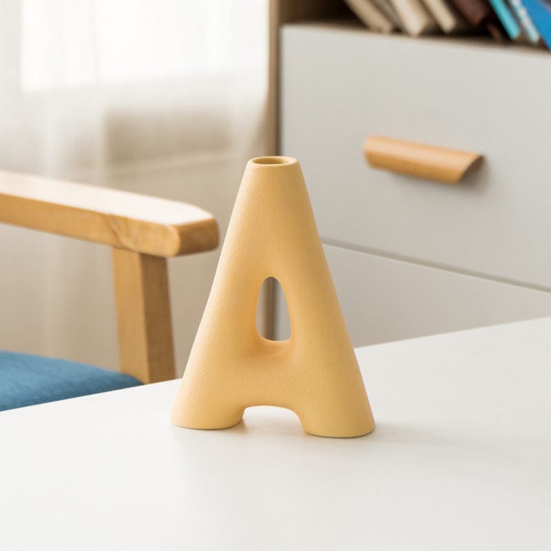 ElegantVase vase Yellow / Trumpet A APC Vase Lettre Design en Céramique – Déco Créative pour Fleurs