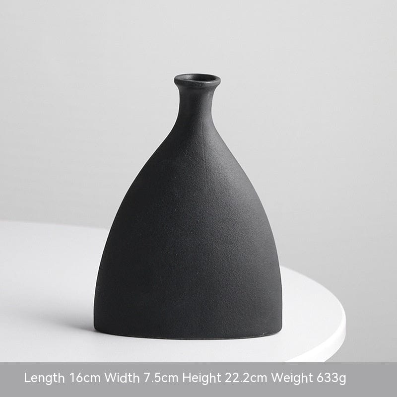 Vase en céramique noir – Élégance épurée pour fleurs fraîches