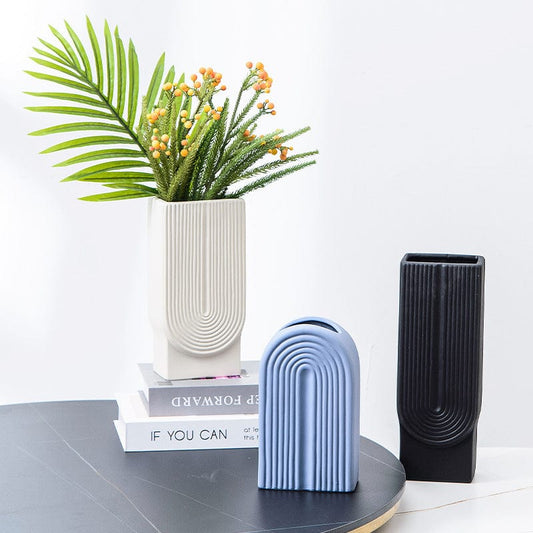 Vase en céramique design – Relief géométrique pour déco contemporaine