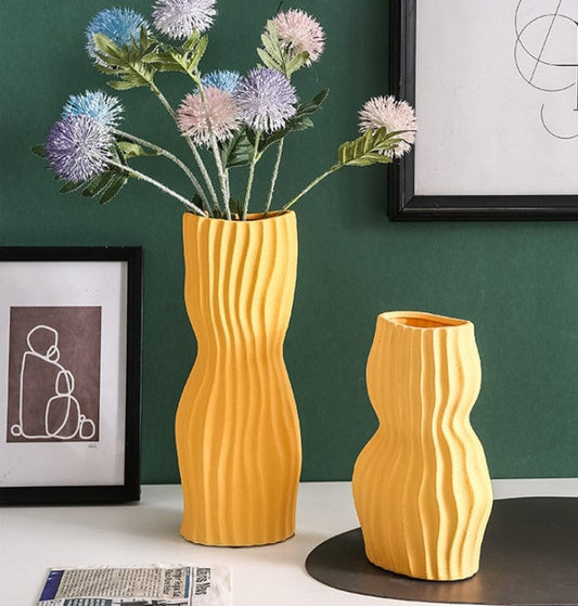 Vase céramique jaune design ondulé – Égaye l’espace avec originalité