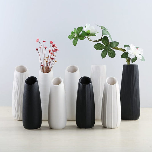 Vase en céramique ondulée – Élégance moderne pour intérieur design