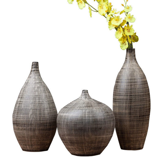 Vase en design ocre – déco salon lumineux