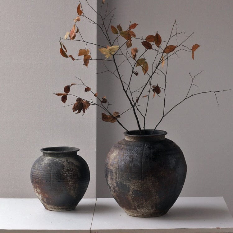 Vase en terre cuite noir – Style brut pour déco wabi-sabi