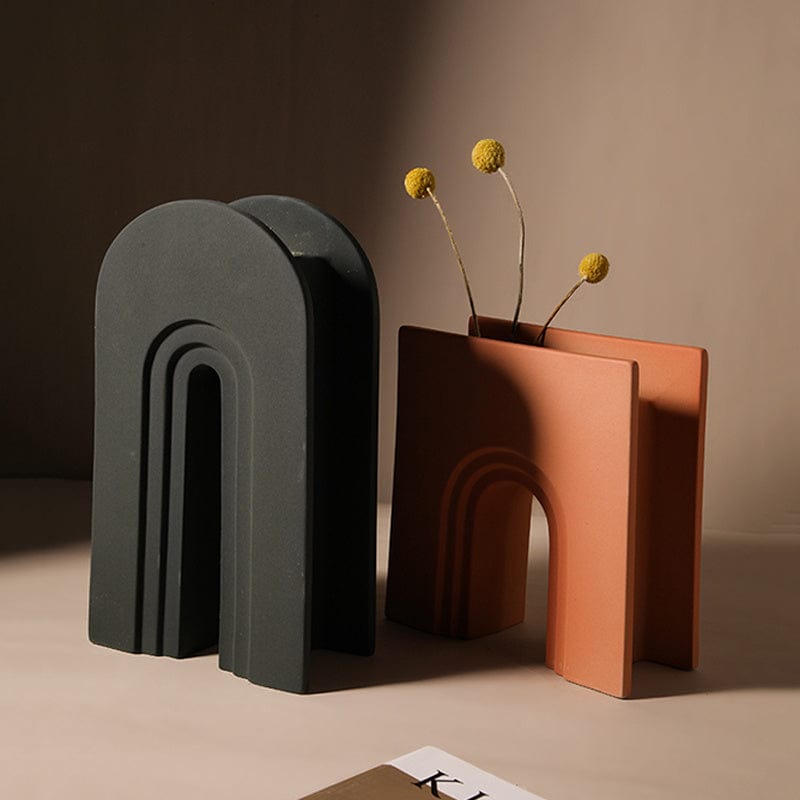 Vase en poterie design – déco salon lumineux
