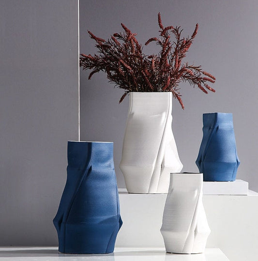 Vase design en céramique bombée – Touche moderne pour déco audacieuse