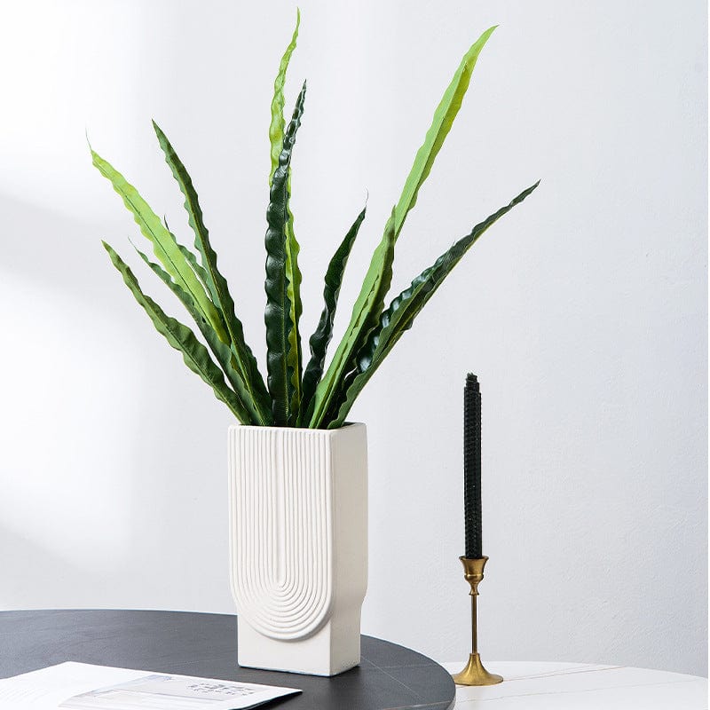 Vase en céramique design – Relief géométrique pour déco contemporaine