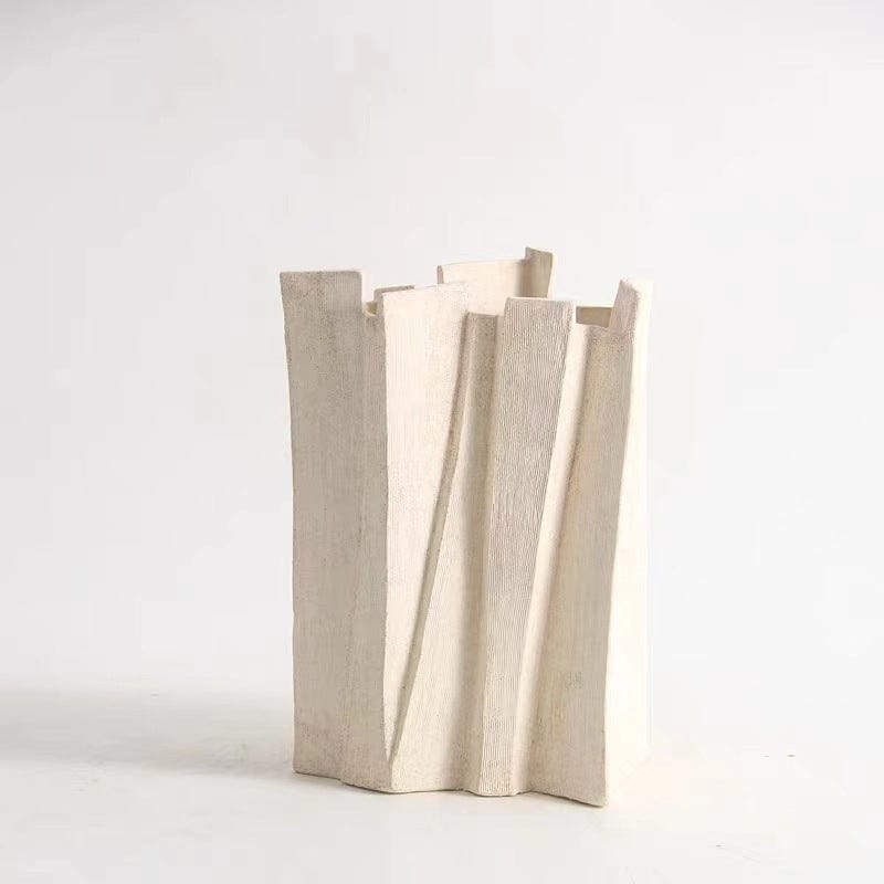 Vase céramique noir sculptural – Élégance brute pour intérieur contemporain