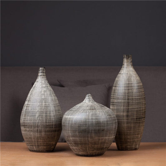 ElegantVase vase AP  Vase design ocre pour salon moderne