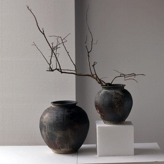 ElegantVase vase APC  Vase terre cuite noir, style brut wabi-sabi.