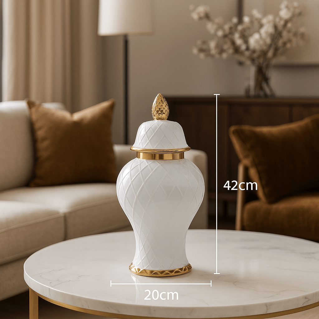 ElegantVase vase Vase blanc reliefs couvercle doré - finition luxe.