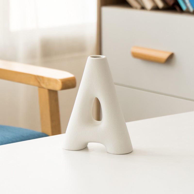 ElegantVase vase White / Trumpet A APC  Vase Lettre Design en Céramique – Déco Créative pour Fleurs